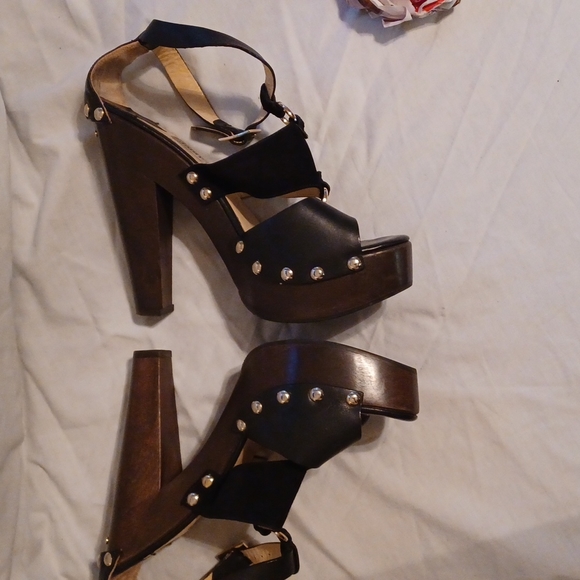 Jimmy Choo - Picture 2 of 4